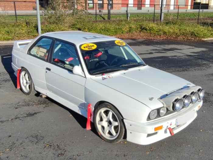 BMW M3 E30 2.3L GrA boîte 6 Samonas