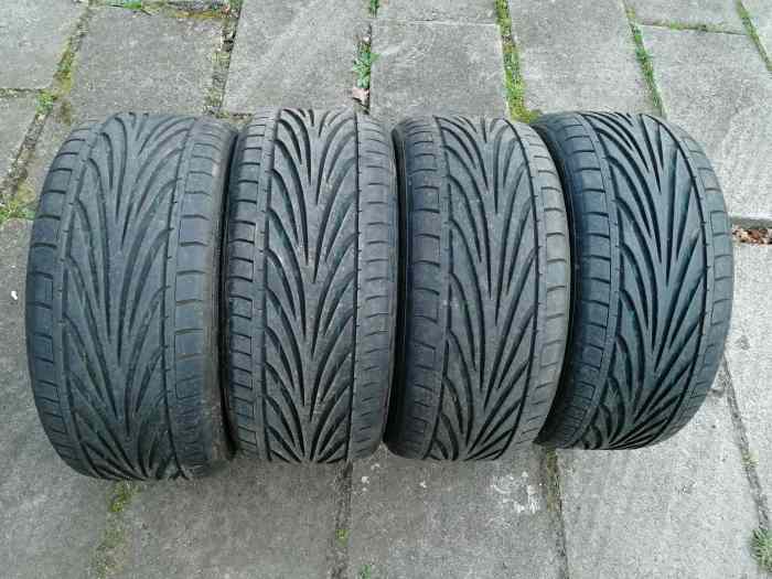 4 PNEUS TOYO PROXES T1-R 225/50R15 91V