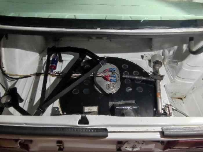 BMW M3 E30 2.3L GrA boîte 6 Samonas 4