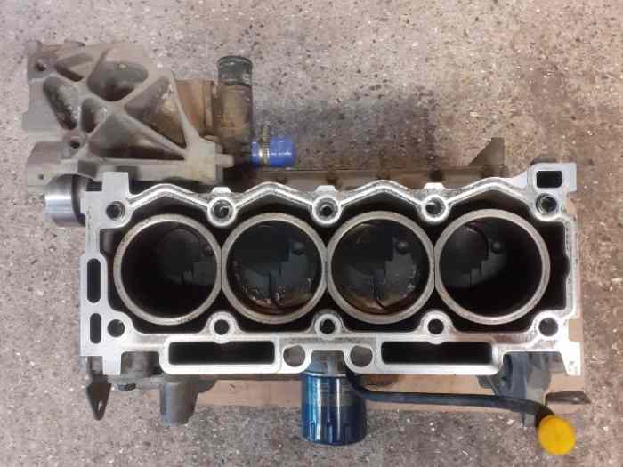 Moteur 1400 8s neuf top f2012 1