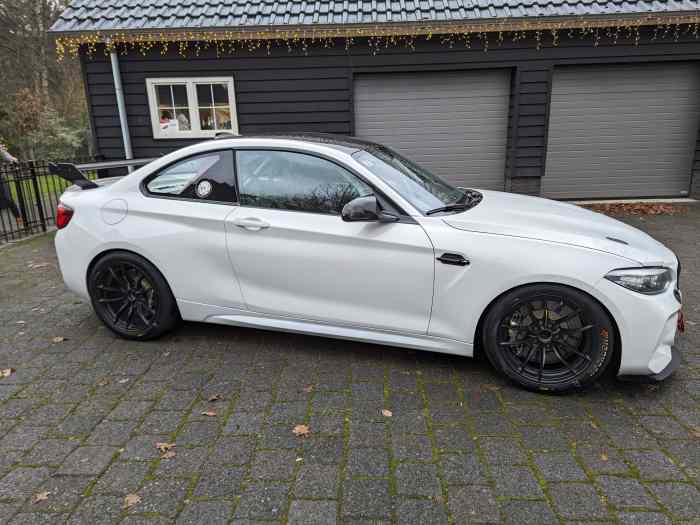 BMW M2 CS Racing 450cv