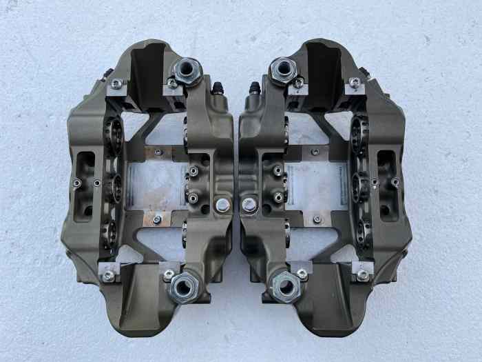 2 ETRIERS BREMBO 6 PISTONS MONOBLOC TBE 2