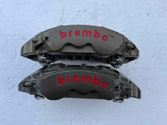 2 ETRIERS BREMBO 6 PISTONS MONOBLOC TBE 1