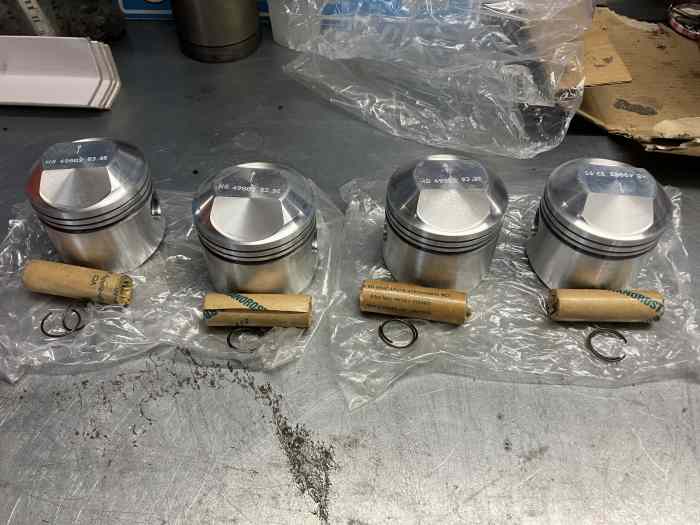 Piston Alfa 2000 Motronic neuf 0