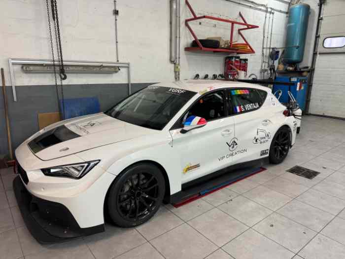 CUPRA TCR 2022 5600 kms