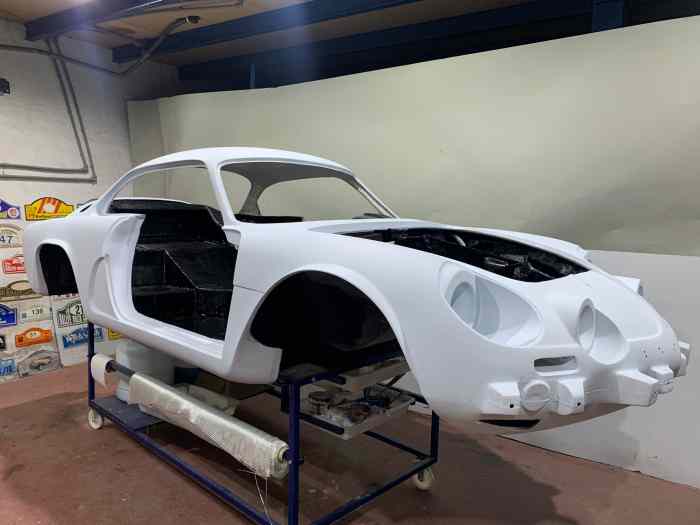 Renault alpine a110 body 0