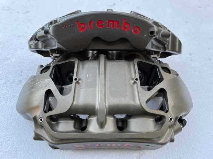 2 ETRIERS BREMBO 6 PISTONS MONOBLOC TBE 0