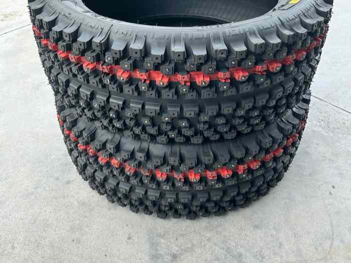 205/50 R17 - 2 pneus clous neufs 2
