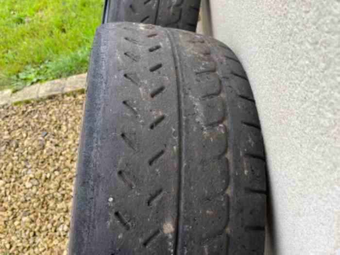 Pneus Michelin 19/58-15 R11. 1