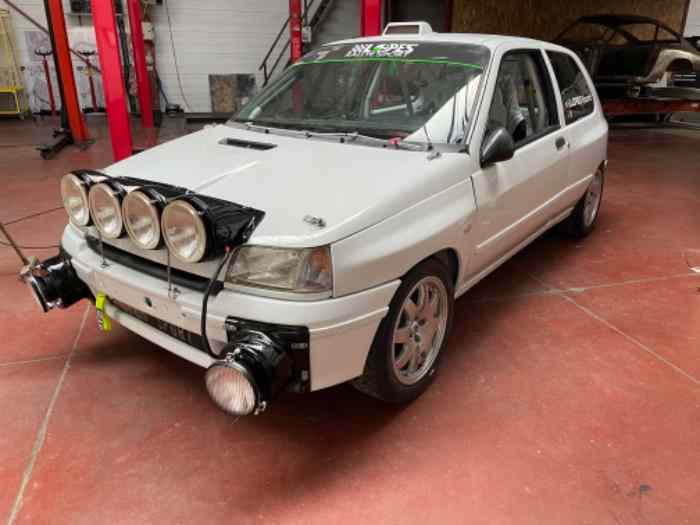 Clio F2000