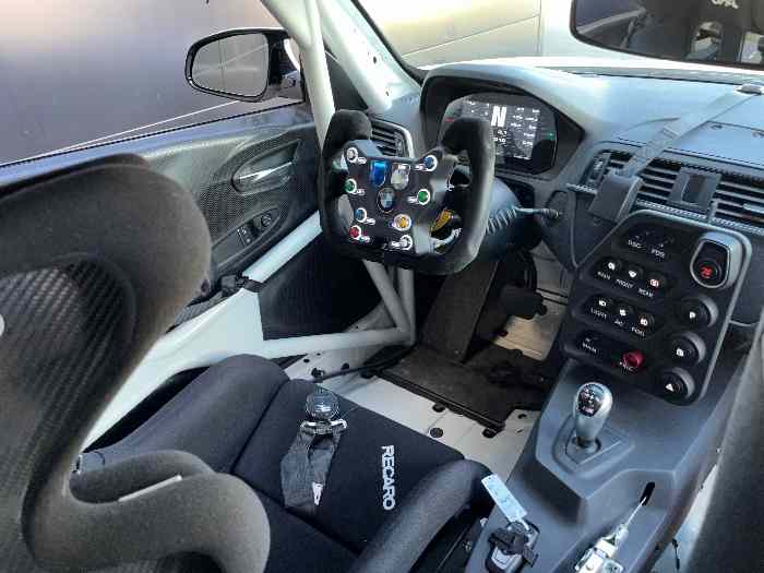 M2 CS RACING 4