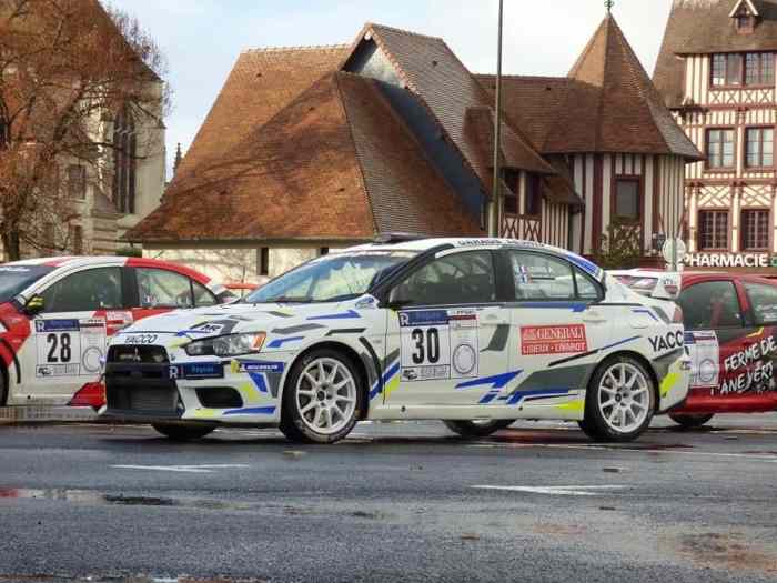 Mitsubishi evo 10 accidentée