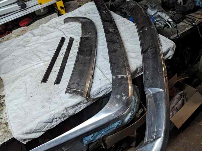 Gros lot de pièces Alfa Romeo Giulia coupé Bertone 4