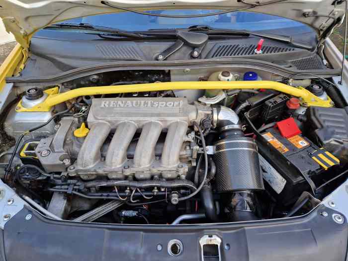 CLIO RS 2000 PRIMA RACING (U.K.) 4