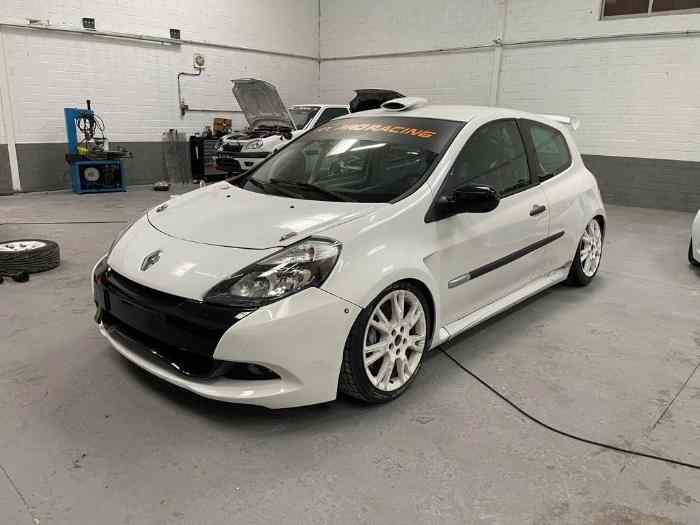 Renault Clio Cup III 1