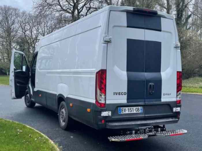 FOURGON ASSISTANCE MECANIQUE IVECO DAILY 16M3 0