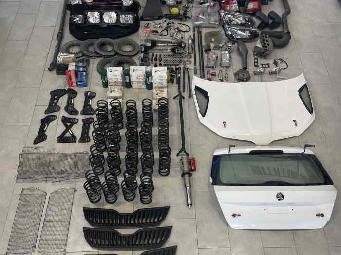Large lot spare parts Skoda R5 2018