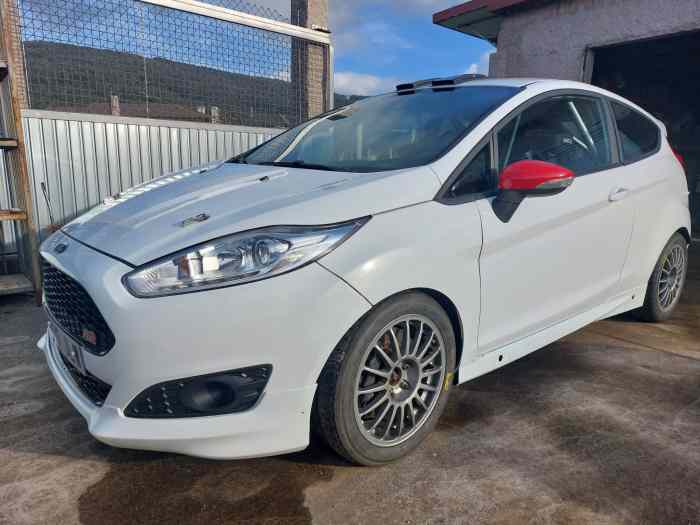 FORD FIESTA R2T 0