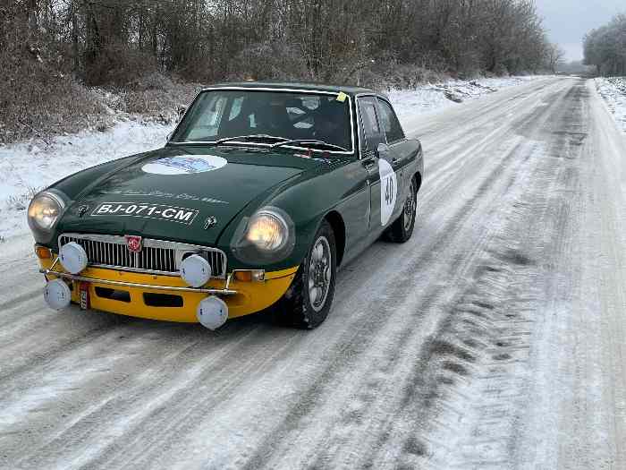 MG B GT coursifiée 5