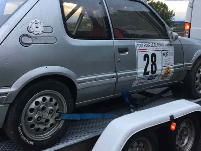Caisse Peugeot 205 Gti groupe A 1900 passeport & carte grise 0
