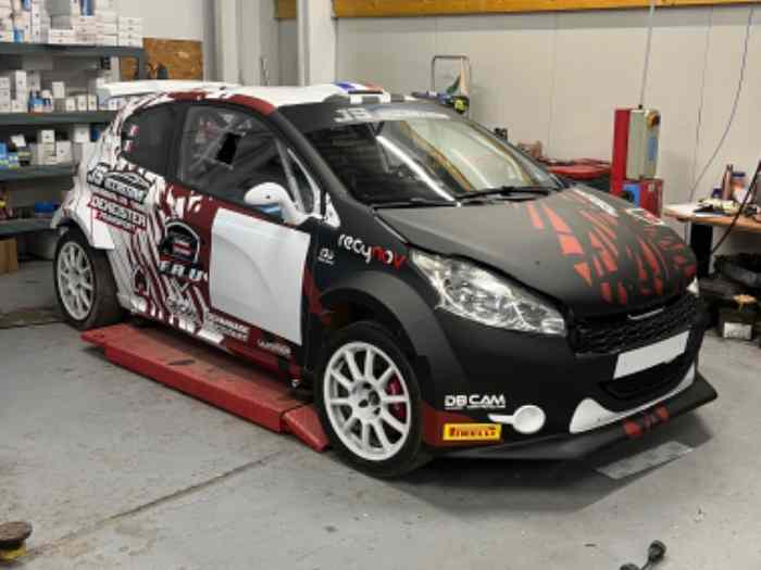 Peugeot 208 F2014