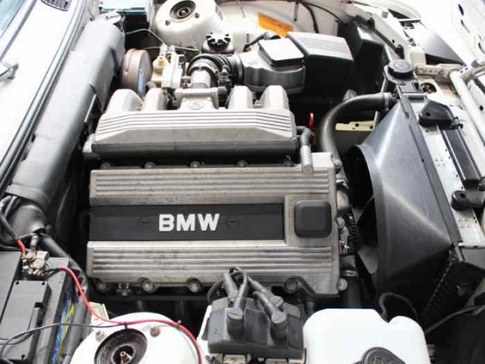 BMW SERIE 3 318 is E30 136ch 4