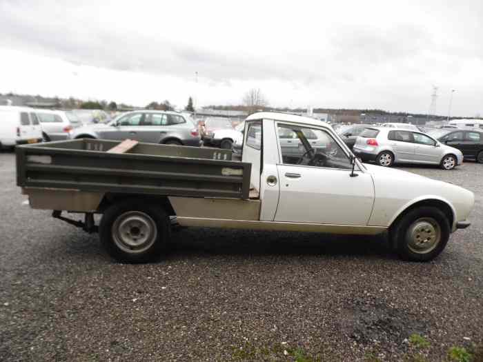 PEUGEOT 504 PLATEAU 5