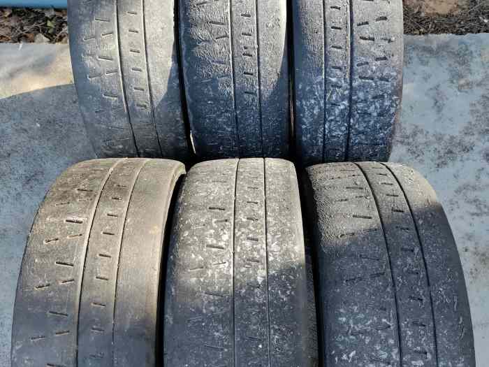 8 pneus Pirelli 16