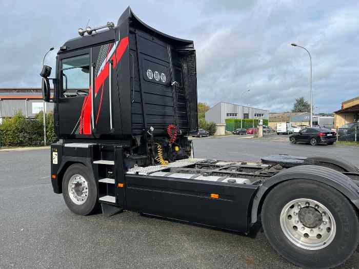 Camion tracteur Renault Magnum 2