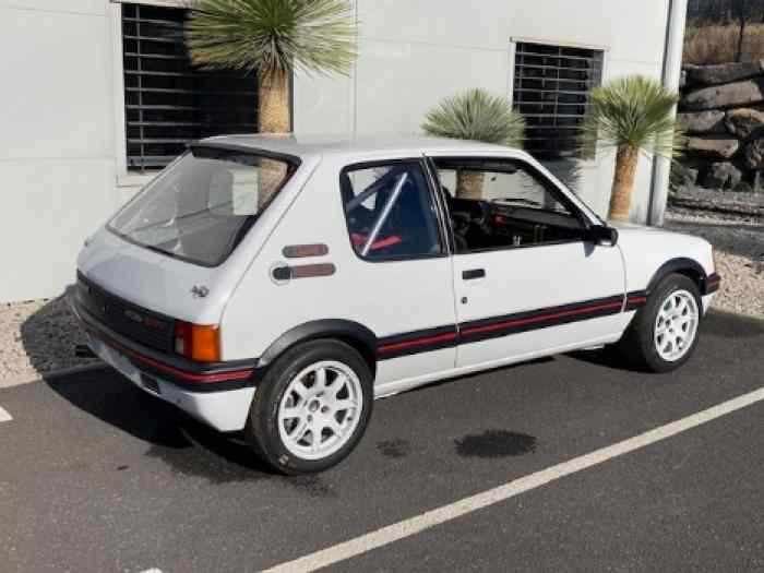 205 GTi 1,9L G.A VHC PTH FIA – photo 1 sur 6