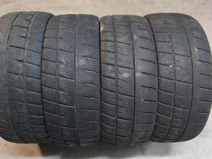Lot de pneus Michelin M20 et S10 en 20...
