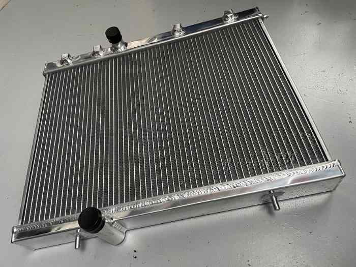 Radiateur alu gros volume pour 206 RC ...