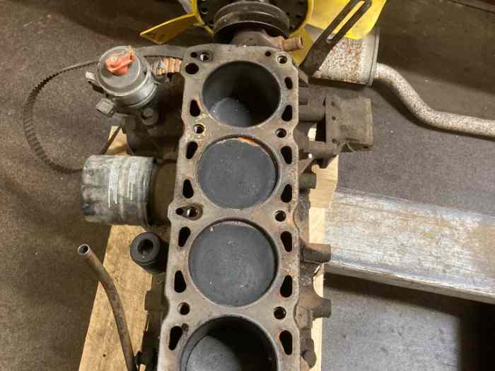 Moteur FORD Pinto 205 2 litres 1