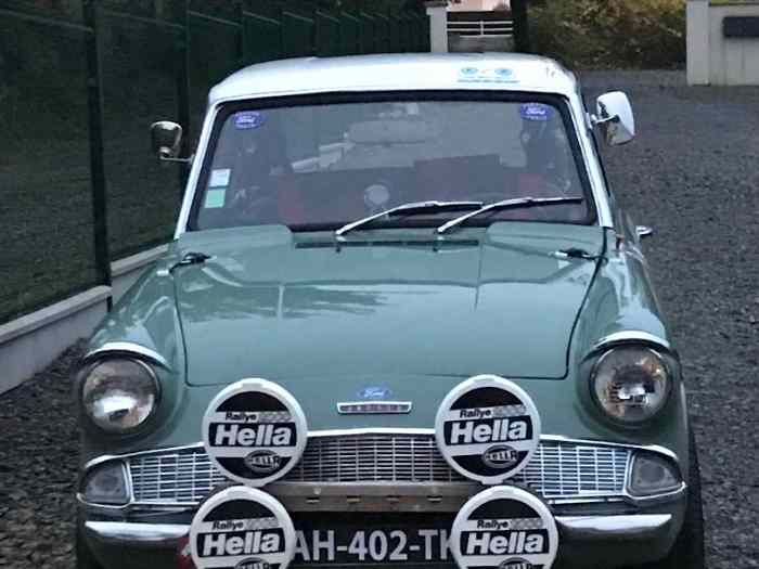 vends ou échange superbe FORD ANGLIA 1964 avec carte grise valeur 15000€ 1