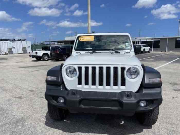 Selling My 2020 Jeep Wrangler Unlimited Sport S 4WD 1