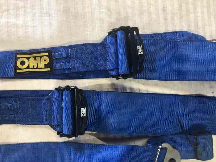 vendus 2 harnais OMP 6 points boucles alu 2