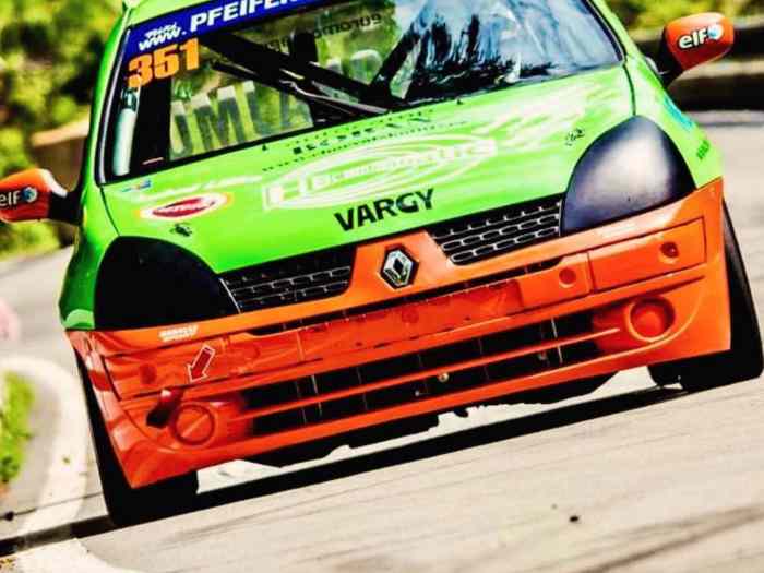 Renault Clio Sport 2.0 16V 3