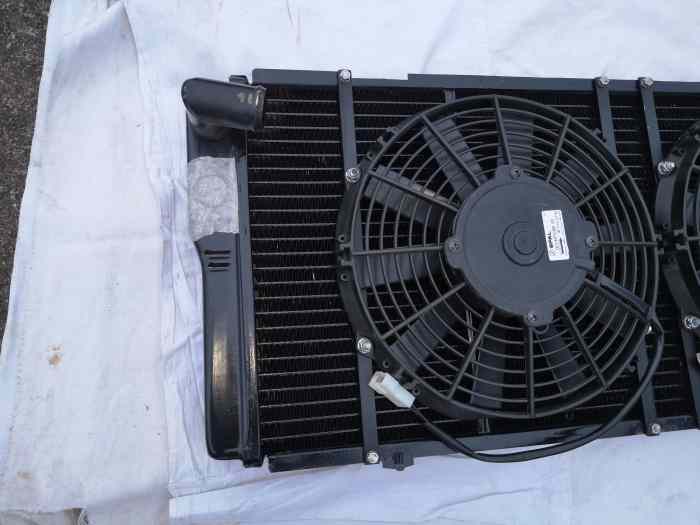 Radiateur neuf gros volume 205 / 309 avec ventilateur Spal 2