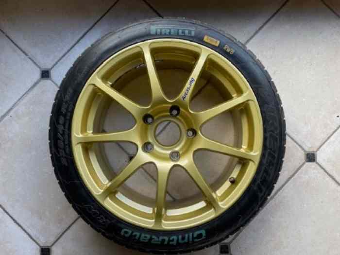 Pneus Rally Pirelli Cinturato 235/40-18 RWB 0