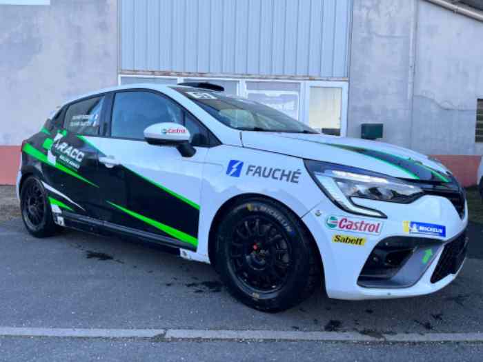 Loue Renault Clio RC5 TERRE