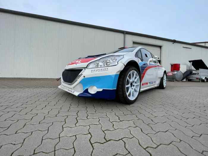 Peugeot 208 T16 R5 – photo 4 sur 6