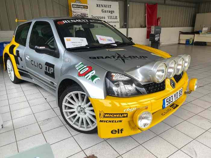 CLIO 2 RS LOOK SUPER 1600