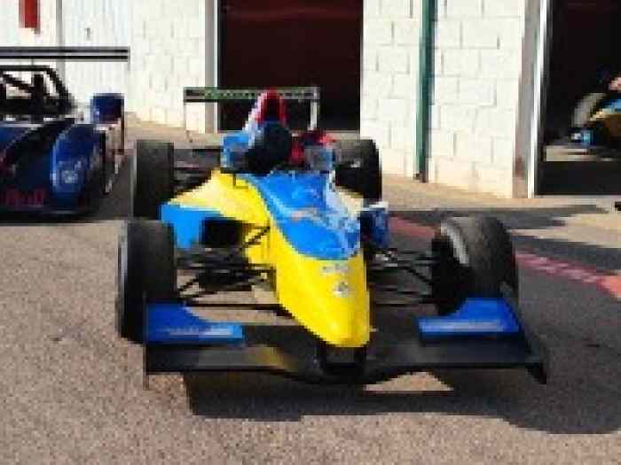 Formule Renault FR2.0 Caparo 3