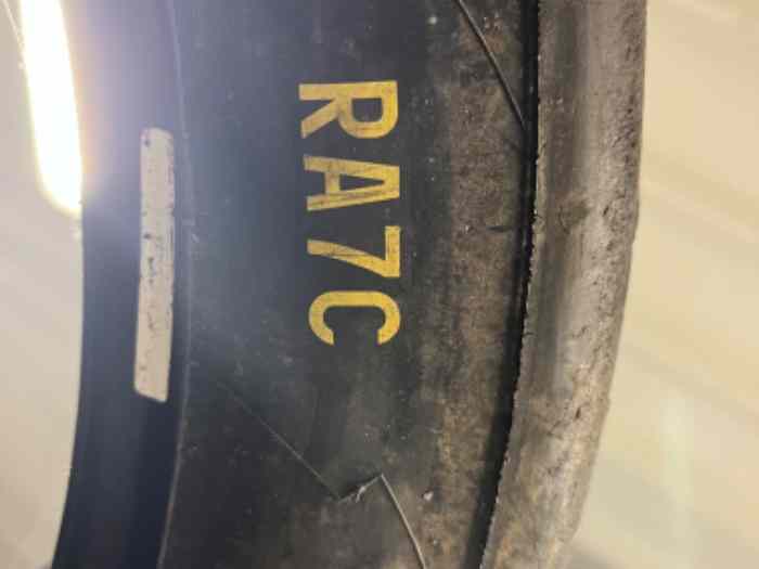 Pneus Pirelli et Michelin 3