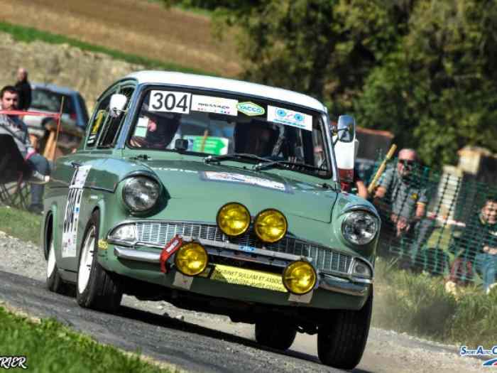 vends ou échange superbe FORD ANGLIA 1964 avec carte grise valeur 15000€ 0