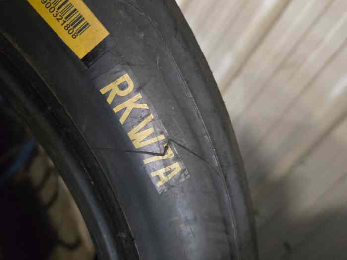 PNEU PIRELLI 18 POUCES 1