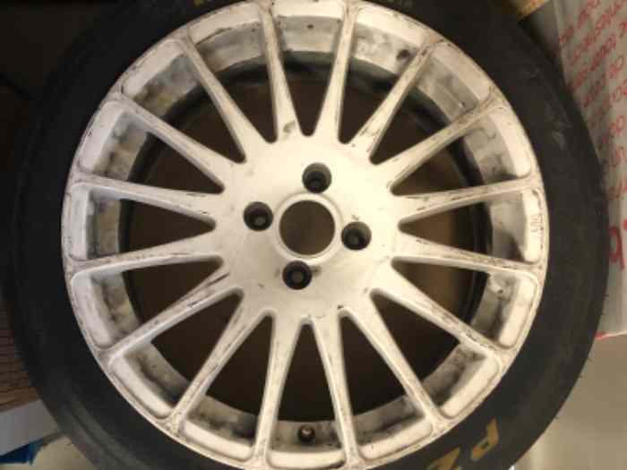 Vends pneus Pirelli RKW7 1