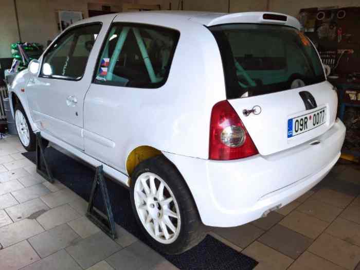 Renault Clio II Sport 2,0 Ragnotti 5