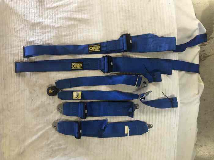 vendus 2 harnais OMP 6 points boucles alu 3