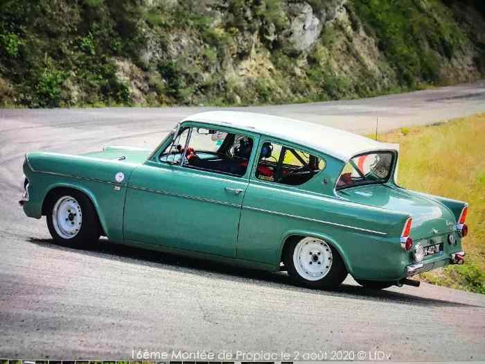 vends ou échange superbe FORD ANGLIA 1964 avec carte grise valeur 15000€ 3